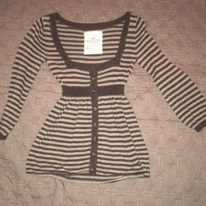 Woman’s hollister sweater top